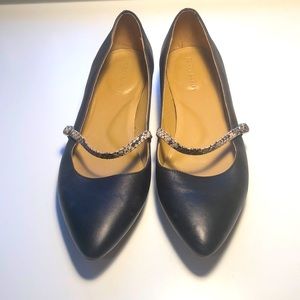 Poppy Barley black flats W11.5